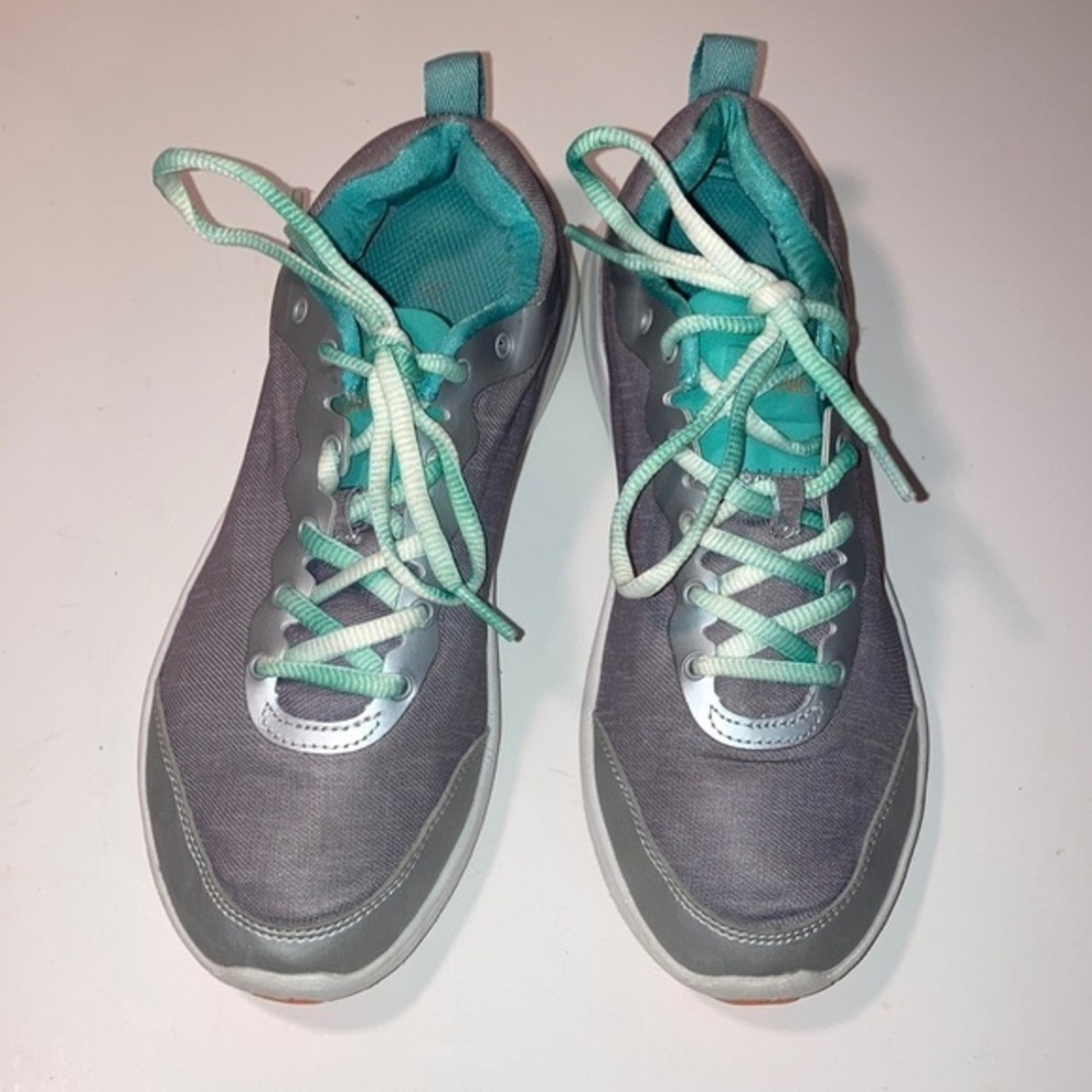 Vionic sneakers
